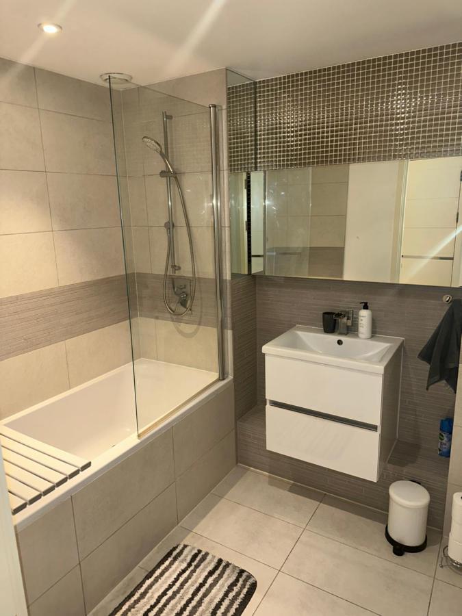 Luxury One Bedroom Apartment London Eksteriør bilde